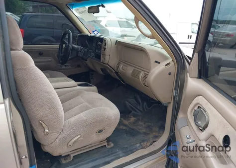 1998 Chevrolet K1500 Fleetside z USA, uszkodzony, nr VIN 2GCEK19R9W1253869